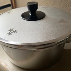 決まりました【差し上げます】レトロっぽいアルミ鍋２つの画像
