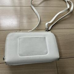 『値下げ❗❗❗』【中古】キッズサイフ付ショルダーバッグ白の画像