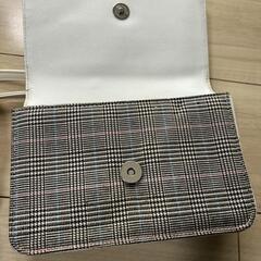 『値下げ❗❗❗』【中古】キッズサイフ付ショルダーバッグ白の画像