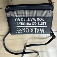 『値下げ❗❗』【中古美品】キッズサイフ付ショルダーバッグ紺