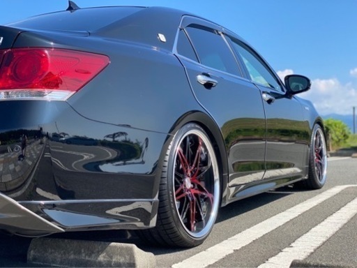 車のパーツ タイヤ、ホイール