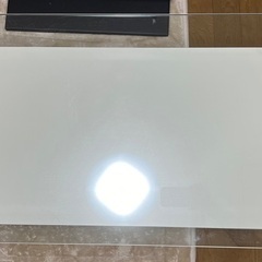 ガラステーブルの画像