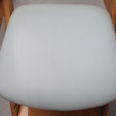 R216 KOIZUMI 天然木 学習用椅子 キャスター付き、油圧昇降、幅42cm Used