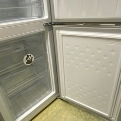 🐧【冷蔵庫 】1･2人用 アイリス2Door 231L/わずか3ヶ月使用【冷蔵庫地域最大の在庫数 アールワン田川】の画像