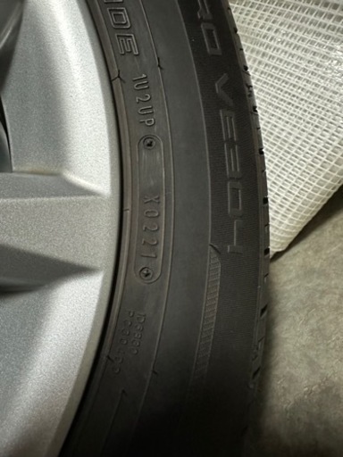 車のパーツ タイヤ、ホイール