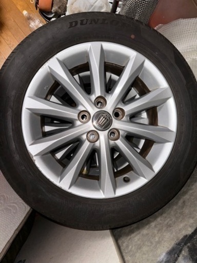 車のパーツ タイヤ、ホイール