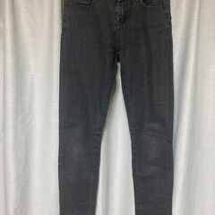 黒ストレッチデニムパンツ．Ⅿ