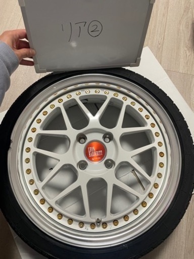 車のパーツ タイヤ、ホイール