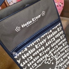 ハローキティ　キャリーケース