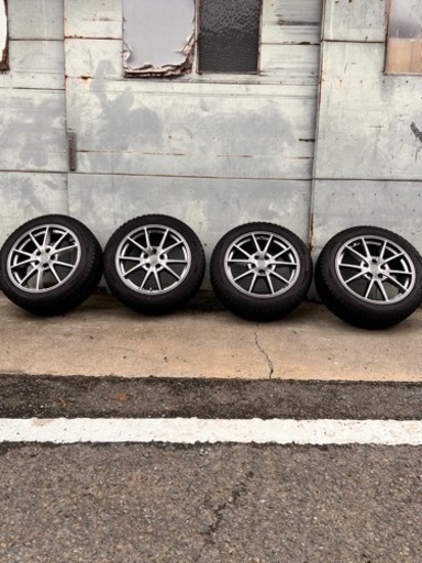 車のパーツ タイヤ、ホイール