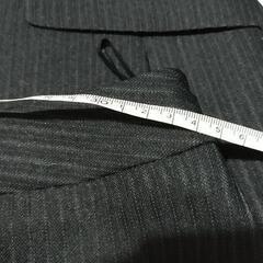 ブラック　シンプルスーツ　ストライプ　リクルート　ビジネスの画像