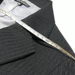 ブラック　シンプルスーツ　ストライプ　リクルート　ビジネスの画像