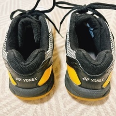 バドミントンシューズ　YONEX　の画像
