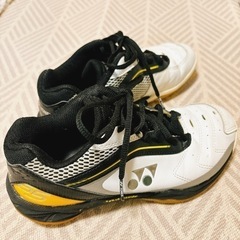 バドミントンシューズ　YONEX　