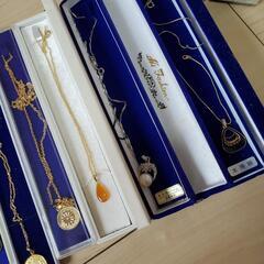アクセサリー ペンダント ネックレス ブローチの画像