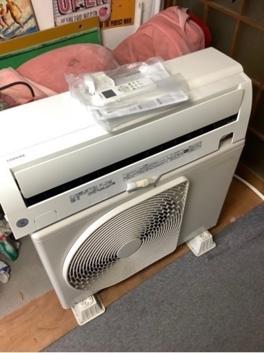中古品東芝エアコン10畳クラス