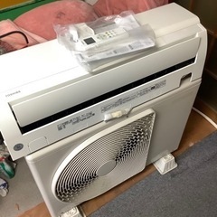 中古品東芝エアコン10畳クラス