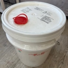 一斗缶　空です　プラスチック　無料　取りに来れる方の画像