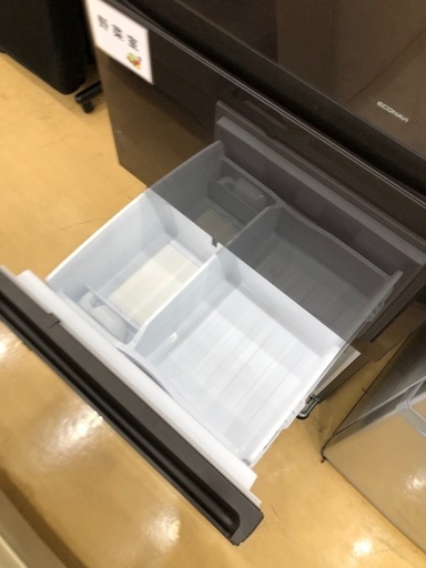 【軽トラック貸出サービスあり】Panasonic 3ドア冷蔵庫　335L 2019年製