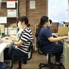 ～家族の急用に柔軟対応！週3日、1日4時間から～ 商品ページプランナー業務（平日）の画像