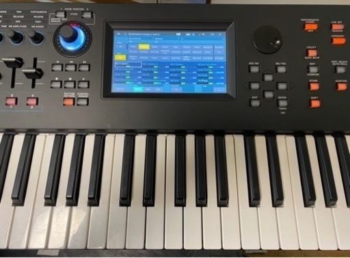 【再投稿】YAMAHA MODX7+ 元箱有り【注】写真のケースは付きません