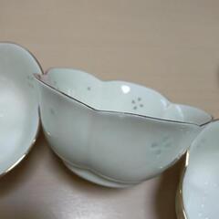 小鉢　※３つ 使用1回　※1つ オマケ　 食器の画像