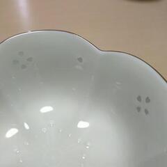 小鉢　※３つ 使用1回　※1つ オマケ　 食器の画像