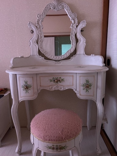 アンティークドレッサー