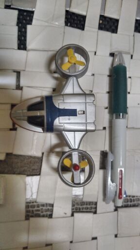 円谷特撮の警備隊機（マットアローのジャイロと思われる）