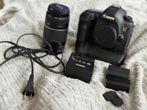デジタル一眼レフカメラ　Canon 5ds とレンズ