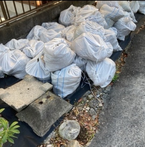 石　土　　処分してくれる方