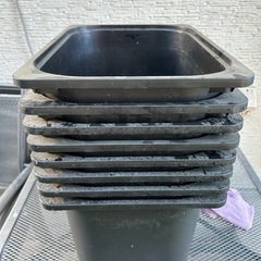 イケヤ　トロファスト黒　一個４００円