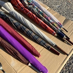 傘　一本 300円　ブランド品もあり！　の画像