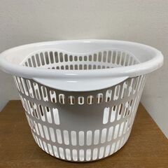 【差し上げます】 ランドリーバスケット　モノトーンまるかご　ホワ...