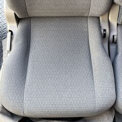 【商談中】スズキ　エブリイバン　DA64V　運転席・助手席シート　ヘッドレスト分離型　クッション変形少ない　シートベルト受け部無しの画像
