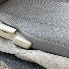 【商談中】スズキ　エブリイバン　DA64V　運転席・助手席シート　ヘッドレスト分離型　クッション変形少ない　シートベルト受け部無しの画像