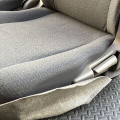【商談中】スズキ　エブリイバン　DA64V　運転席・助手席シート　ヘッドレスト分離型　クッション変形少ない　シートベルト受け部無しの画像