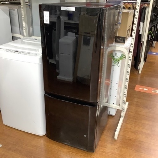 MITSUBISHI 2ドア冷蔵庫　MRーP15EーB 2019年製　146L打痕有.クリーニング済