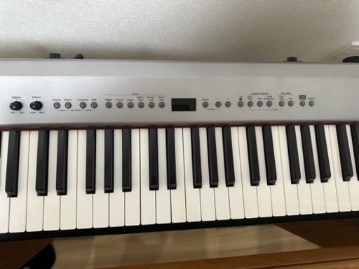 RolandデジタルピアノFP-2　ペダル付き　スタンド付き