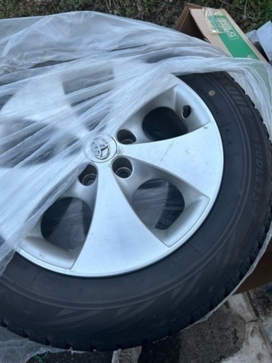 車のパーツ タイヤ、ホイール