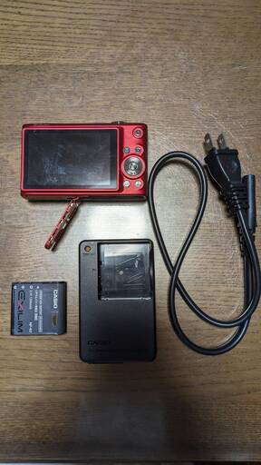 【中古】CASIO　デジカメ
