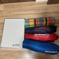 テントとColemanイスとテーブルとマットの5点セット