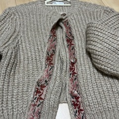 ZARA ニットカーディガンの画像