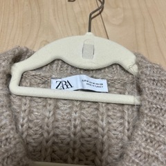 ZARA ニットカーディガンの画像