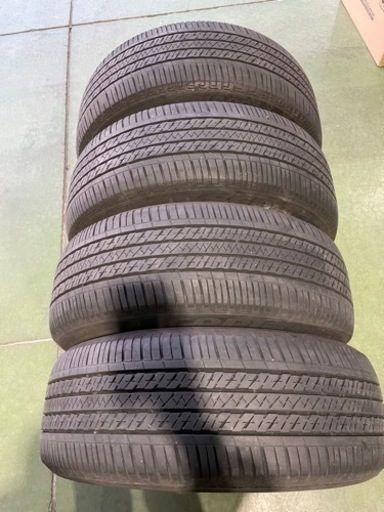 車のパーツ タイヤ、ホイール