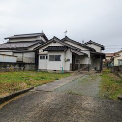 賃貸中古一軒家　広い敷地にペット可。保育園、小学校、中学校に通学便利、 − 島根県
