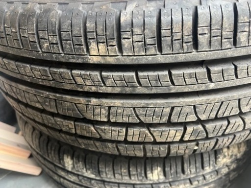 車のパーツ タイヤ、ホイール