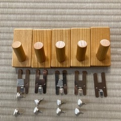 壁に付けられる家具フック　オーク材　5個セット
