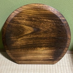 近江八幡市より、杉のトレイ、直径40㎝、1枚200円、5枚1000円の画像