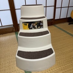 ペットステップ　犬　猫　未使用　軽い　プラスチック　ペット用おもちゃの画像